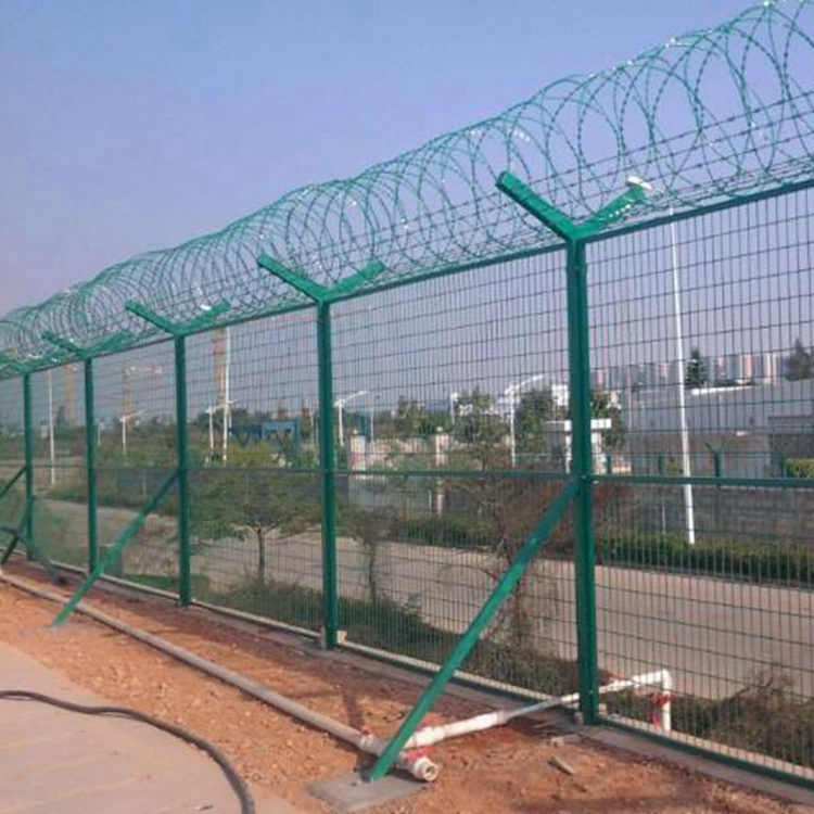 武漢機場圍界