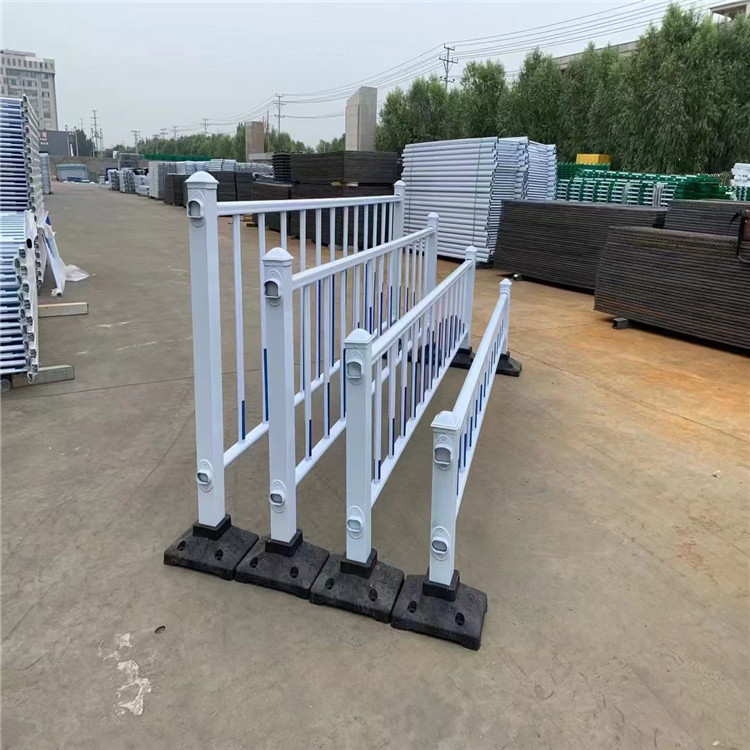 長(zhǎng)沙道路護(hù)欄